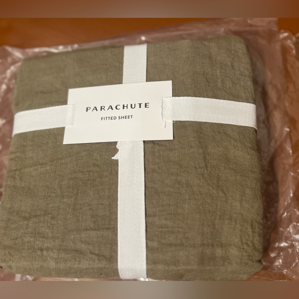 Parachute Linen fitten sheet in olive green NEW UNOPENED